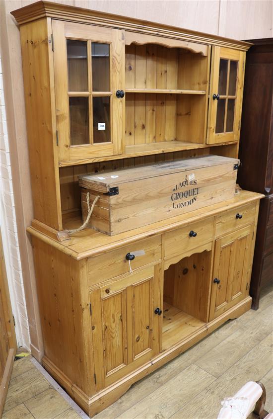 A modern pine dresser W.156cm